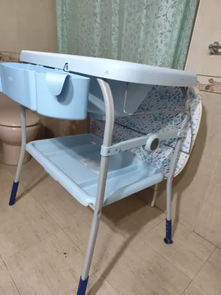 Cambiador y bañera para bebé