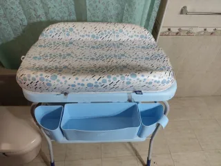 Cambiador y bañera para bebé