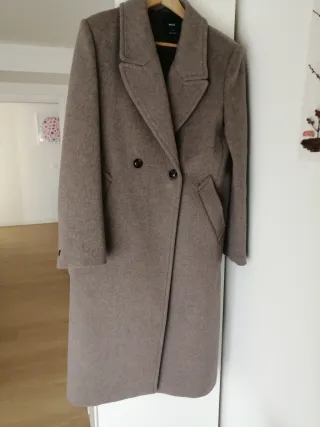 Abrigo Mango oversize marrón Talla S. Temporada 25