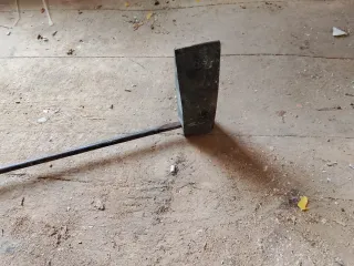 Martillo para soldar estaño antiguo.