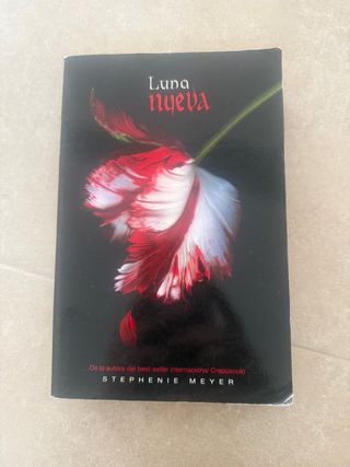 Luna nueva (Saga Crepúsculo 2)