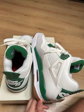 Air Jordan 4 SB Pine Green