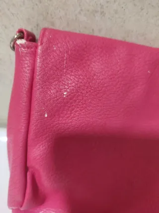 Bolso Bershka rosa con cadena dorada