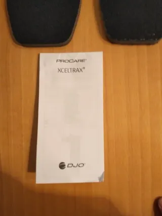 Bota Walker Larga DJO Negra y Roja. Talla S