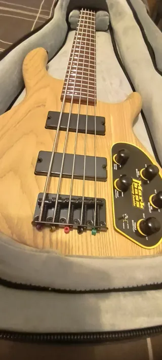 Bajo Eléctrico Cort Action DLX Activo Eq.Mark bass