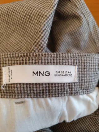 Pantalón de vestir Mango gris hombre