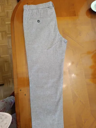 Pantalón de vestir Mango gris hombre