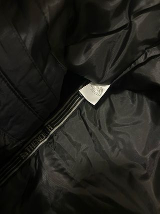 Chaqueta impermeable The North Face negra