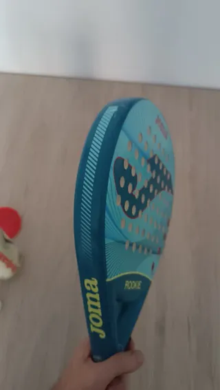 Pala Joma Rookie + Bote Bolas