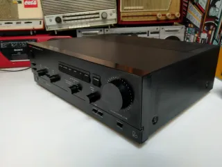 Amplificador Integrado Estéreo Luxman LV-101