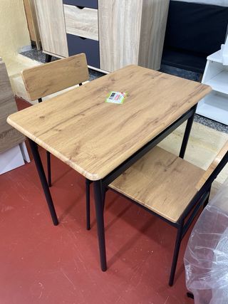 Mesa y 2 sillas madera y metal