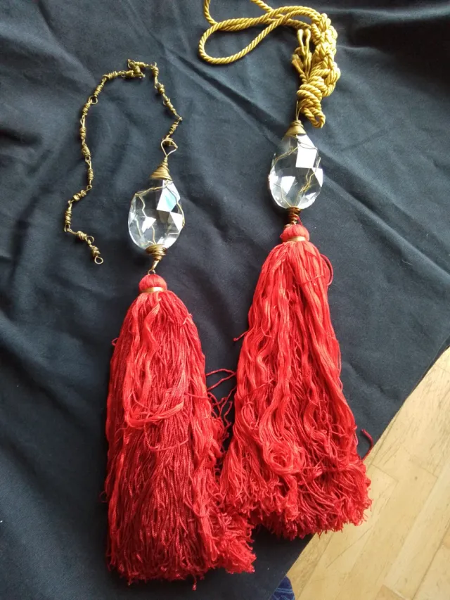 2 Cortinas Cristal y Borla Roja