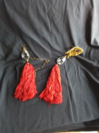 2 Cortinas Cristal y Borla Roja