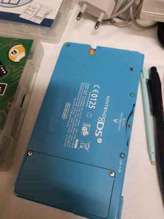 Nintendo DSI con 5 juegos