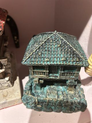 Casa delle bambole con mobili