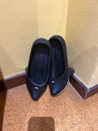 Casa delle bambole con mobili