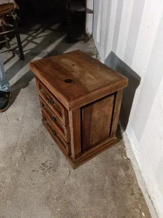Mesita rústica madera maciza 3 cajones