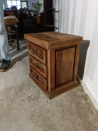 Mesita rústica madera maciza 3 cajones