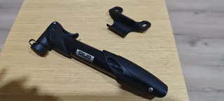 Sillín Bicicleta Negro con Tira Roja