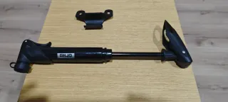 Sillín Bicicleta Negro con Tira Roja