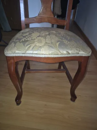 4 Sillas de Comedor Madera Tapizadas