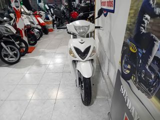 Suzuki Sixteen 125 Blanca