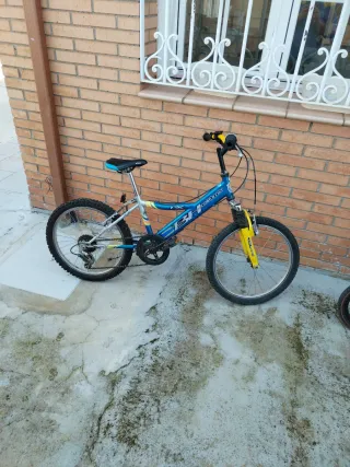 Bicicleta BH FX Azul y Amarilla