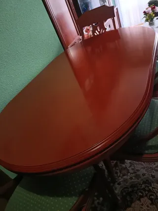 Mesa de salón ovalada con 6 sillas