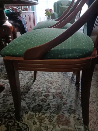 Mesa de salón ovalada con 6 sillas