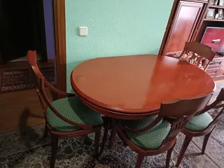 Mesa de salón ovalada con 6 sillas