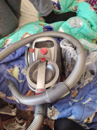 Aspiradora portátil con manguera