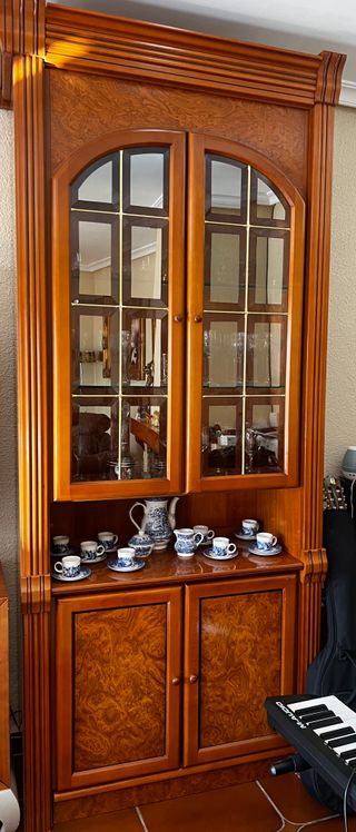 Mueble de salón de madera