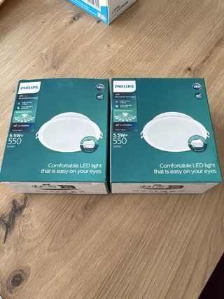 2 Luces LED Philips 5.5W 550 lúmenes