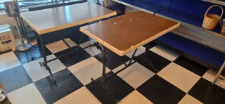 Tavoli in legno e metallo