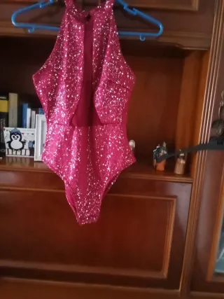 Body fiesta lentejuelas burdeos y plateado