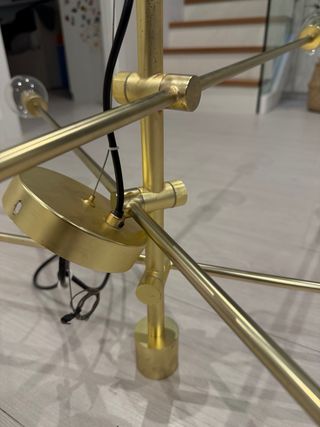 Lámpara de techo dorada de metal