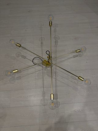 Lámpara de techo dorada de metal