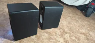 Altavoz de estudio Yamaha Negro