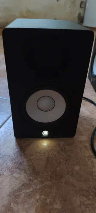 Altavoz de estudio Yamaha Negro