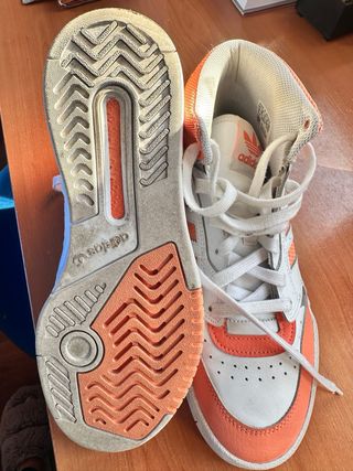 Zapatillas Adidas Altas Naranja y Blanco
