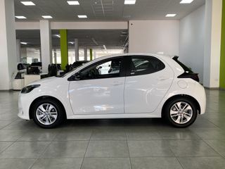 Toyota Yaris Business Plus 1.5 120H HEV EL TOP!!!!