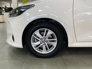 Toyota Yaris Business Plus 1.5 120H HEV EL TOP!!!!