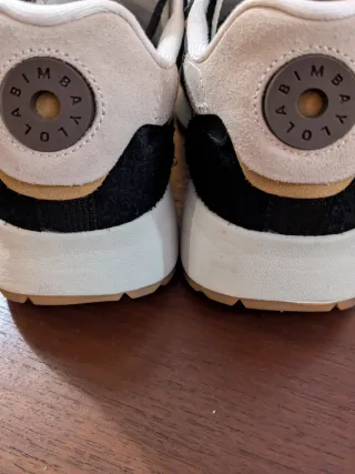 Zapatillas Puma Negras y Beige