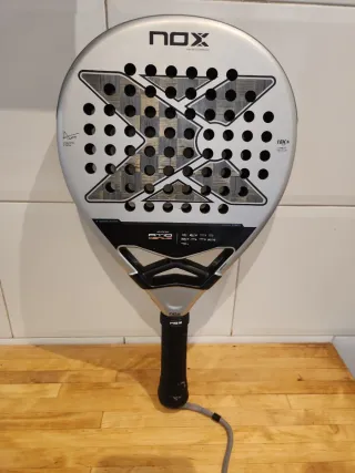 Pala Padel Nox AT.10 18K, funda a parte  negociabl