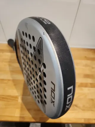 Pala Padel Nox AT.10 18K, funda a parte  negociabl