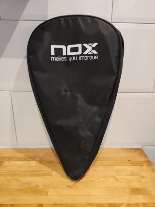 Pala Padel Nox AT.10 18K, funda a parte  negociabl