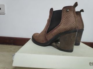 Botins Castanhos Salto Bloco