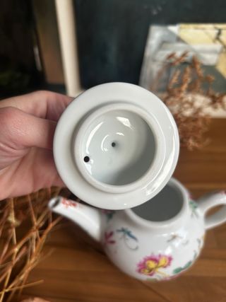 Tetera de porcelana inglesa