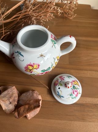 Tetera de porcelana inglesa