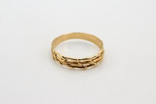 Anillo De Oro De 18K.. Ref: 003-01-02541